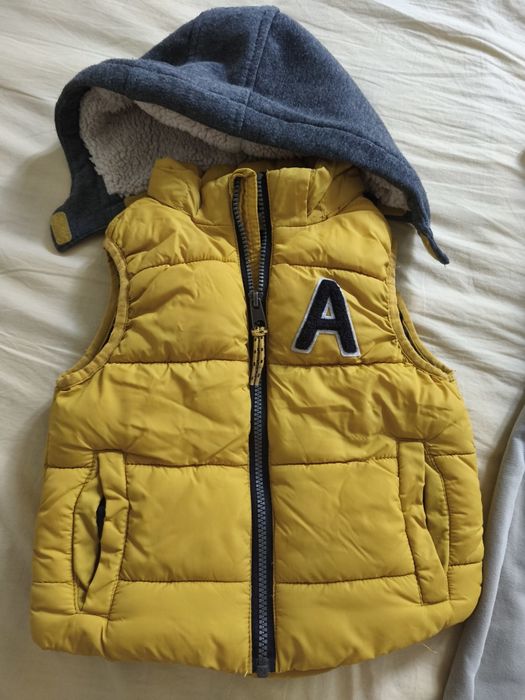 Детская одежда, безрукавка H&M, джинс.курточка Zara, комбинезон bodo