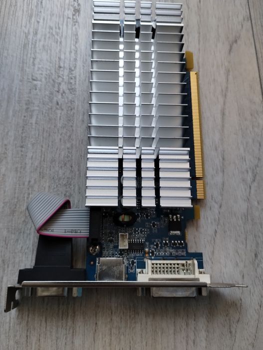 Дънна платка Foxconn a74m / Phenom II x2 555 BE / 4GB RAM / 160GB диск