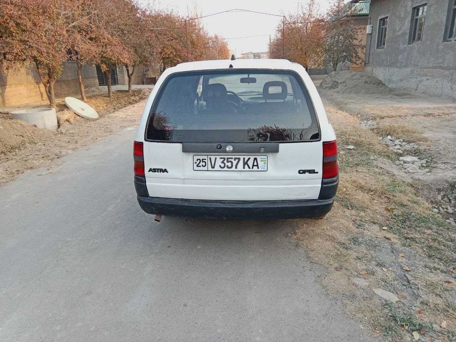Опел Астра универсал