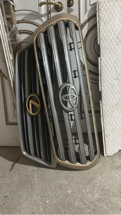 Продам решетка лексус 470 и тайото 200