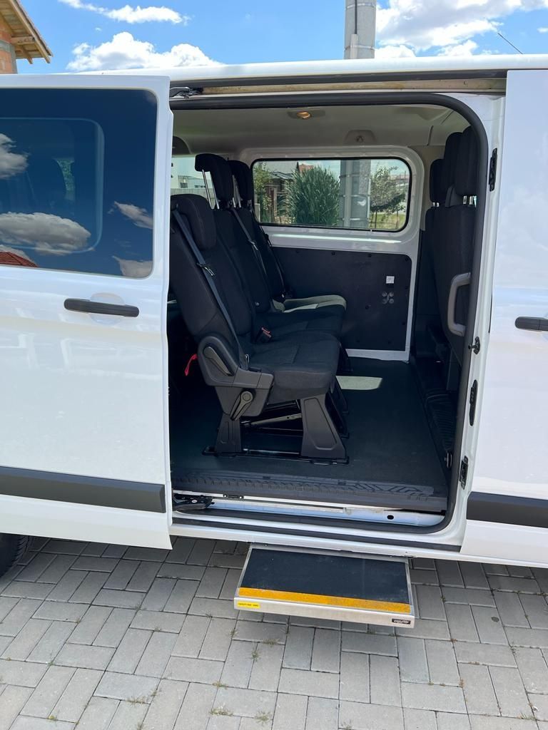 Închiriez microbuz Ford Transit Custom 8+1 locuri