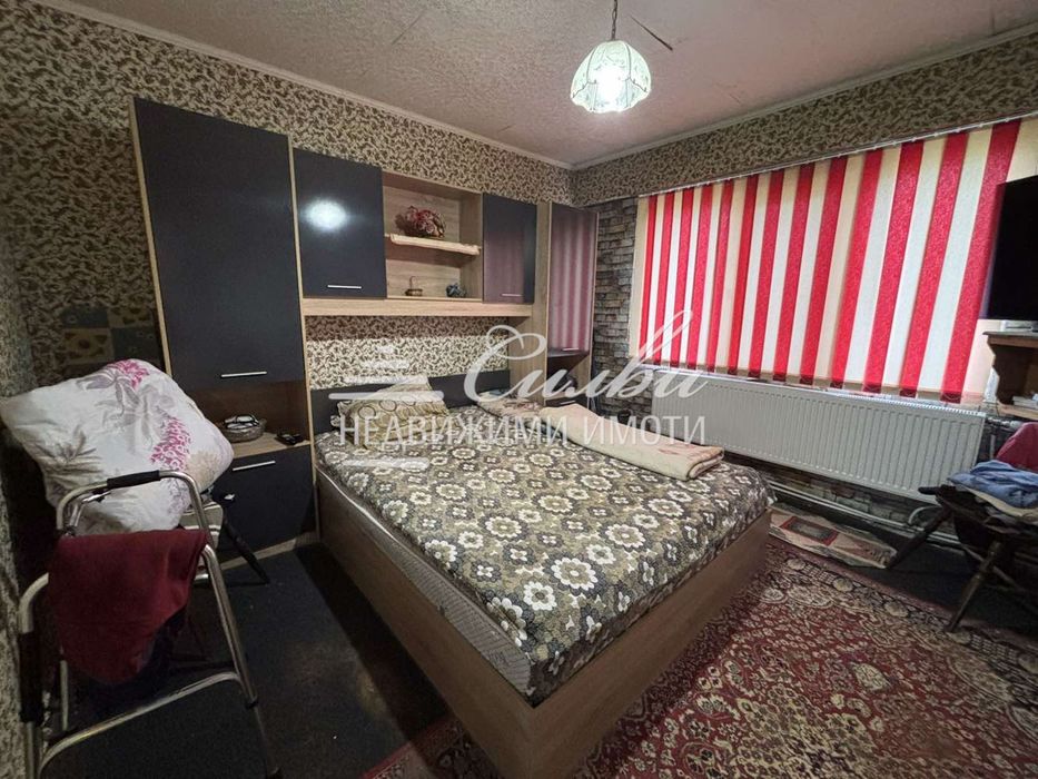 Тристаен ОБЗАВЕЕН апартамент - кв. Тракия