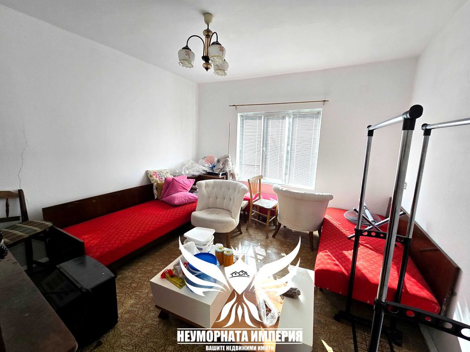 Под наем стар гредоред тристаен 120кв. 1 ет гр.Асеновгрд, широк център