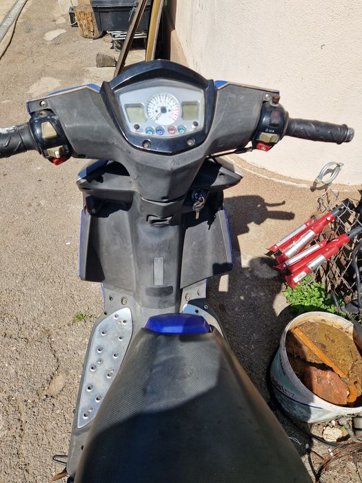 Scuter 50cc TGB +unu de piese