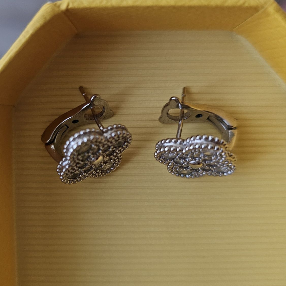 Обеци по модел на Van Cleef - стомана