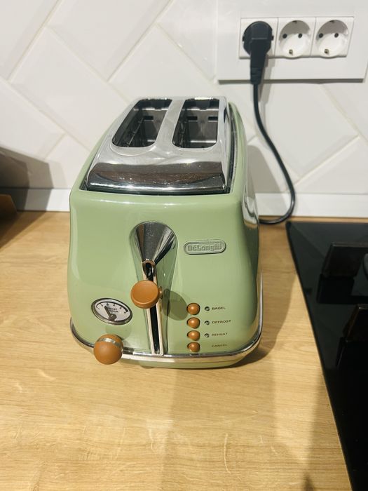 Prajitor paine De longhi