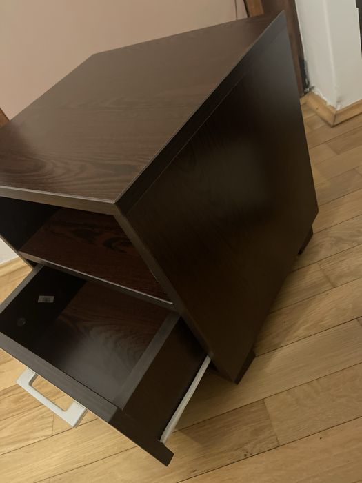 Set 2 noptiere cu sertar cu sina