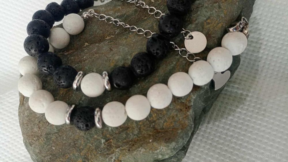 Brătară din piatră vulcanica