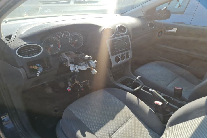 Far stanga Ford Focus a 2-a generatie