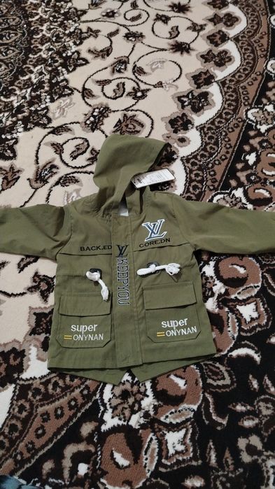 Xitoy vetrovka sotiladi 40mingdan