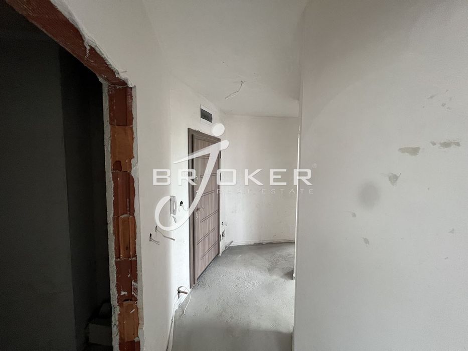 Продава се Четиристаен апартамент в Кърджали, Център - 92 кв.м за 1220 €/кв.м - Снимка #7