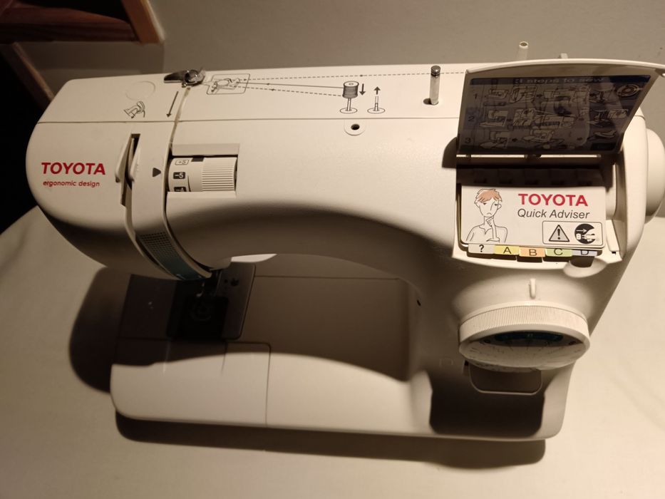 Mașină de cusut TOYOTA