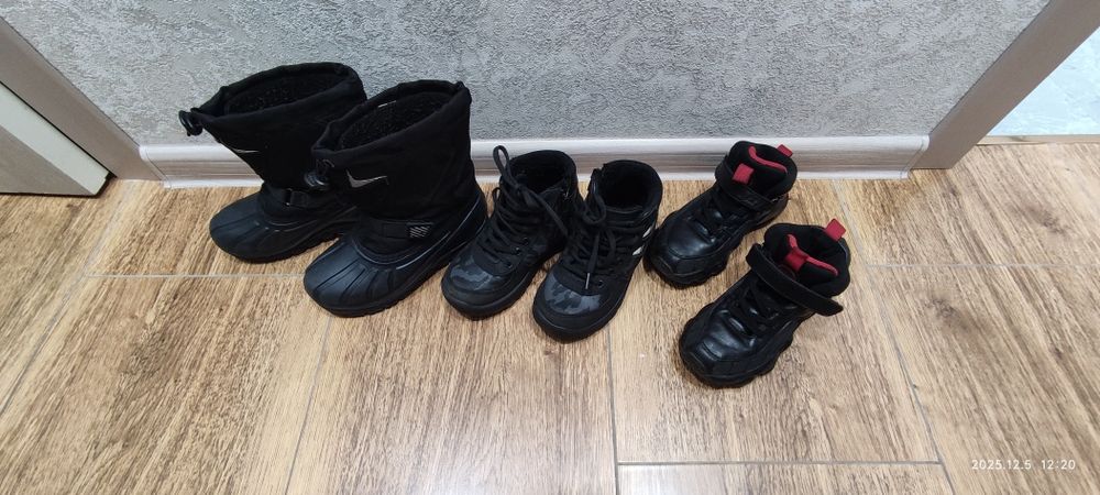 Детская обувь. Сапожки Ботинки кроссовки сандали