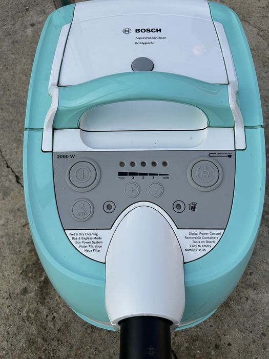 Aspirator Bosh cu spalare