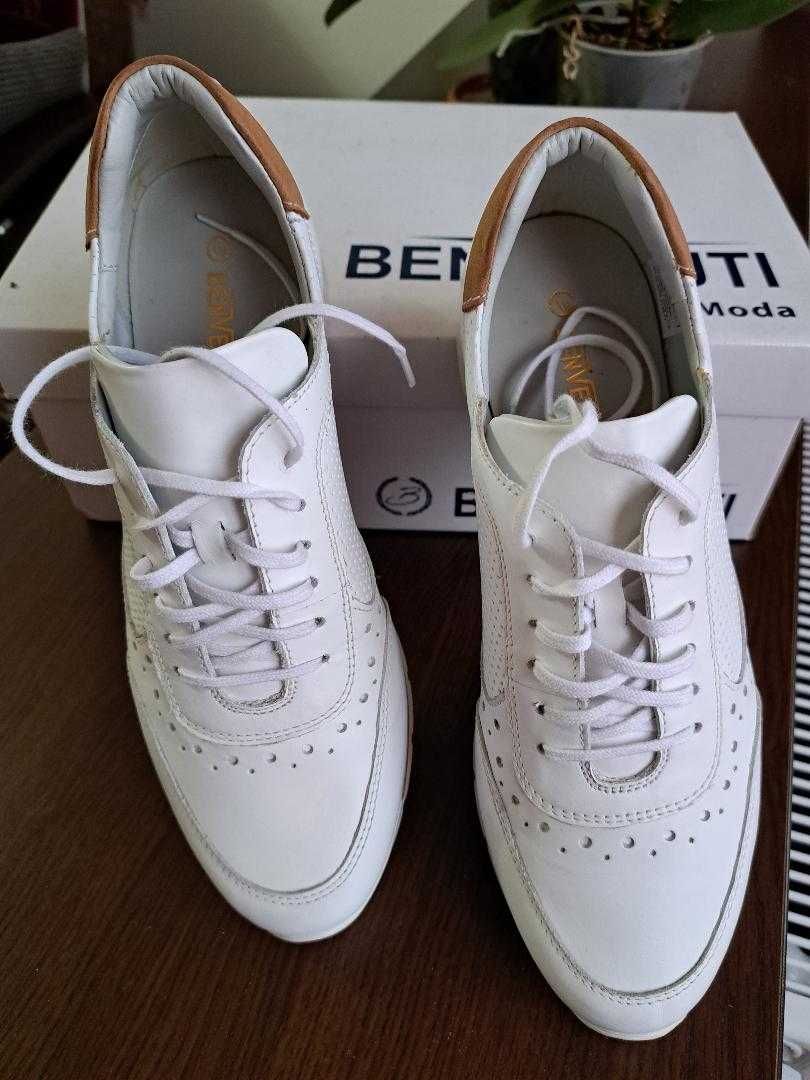 pantofi noi,  marca Benvenuti