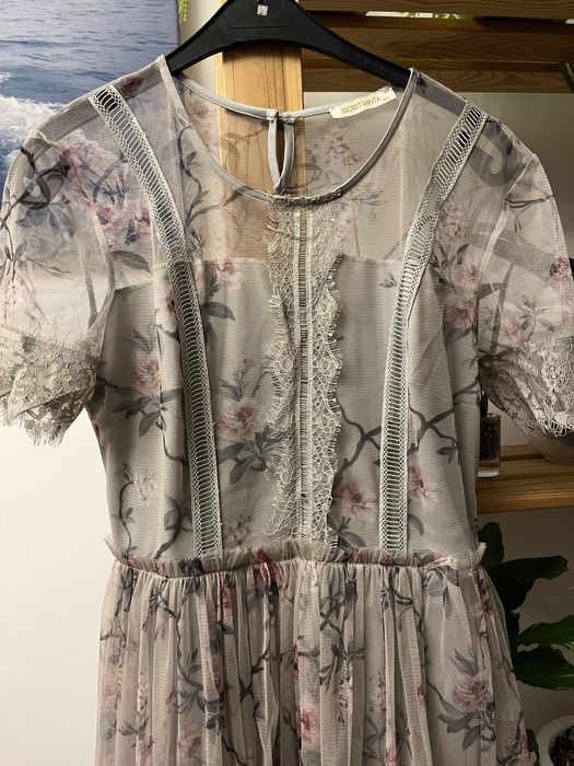 Нежное красивое платье 44-46