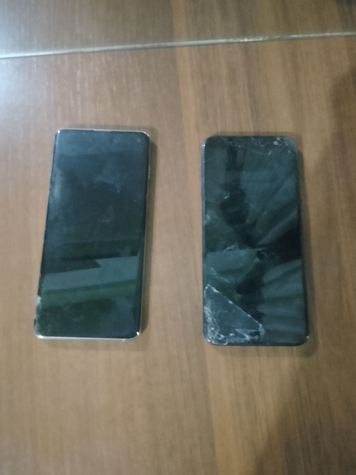 Samsung S10. J6.