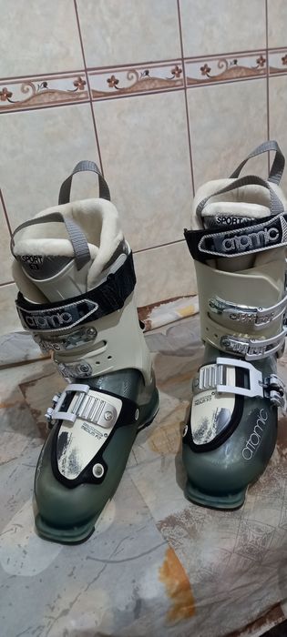 Clăpari ski Atomic Waymaker 80 
Proiectate pentru schior