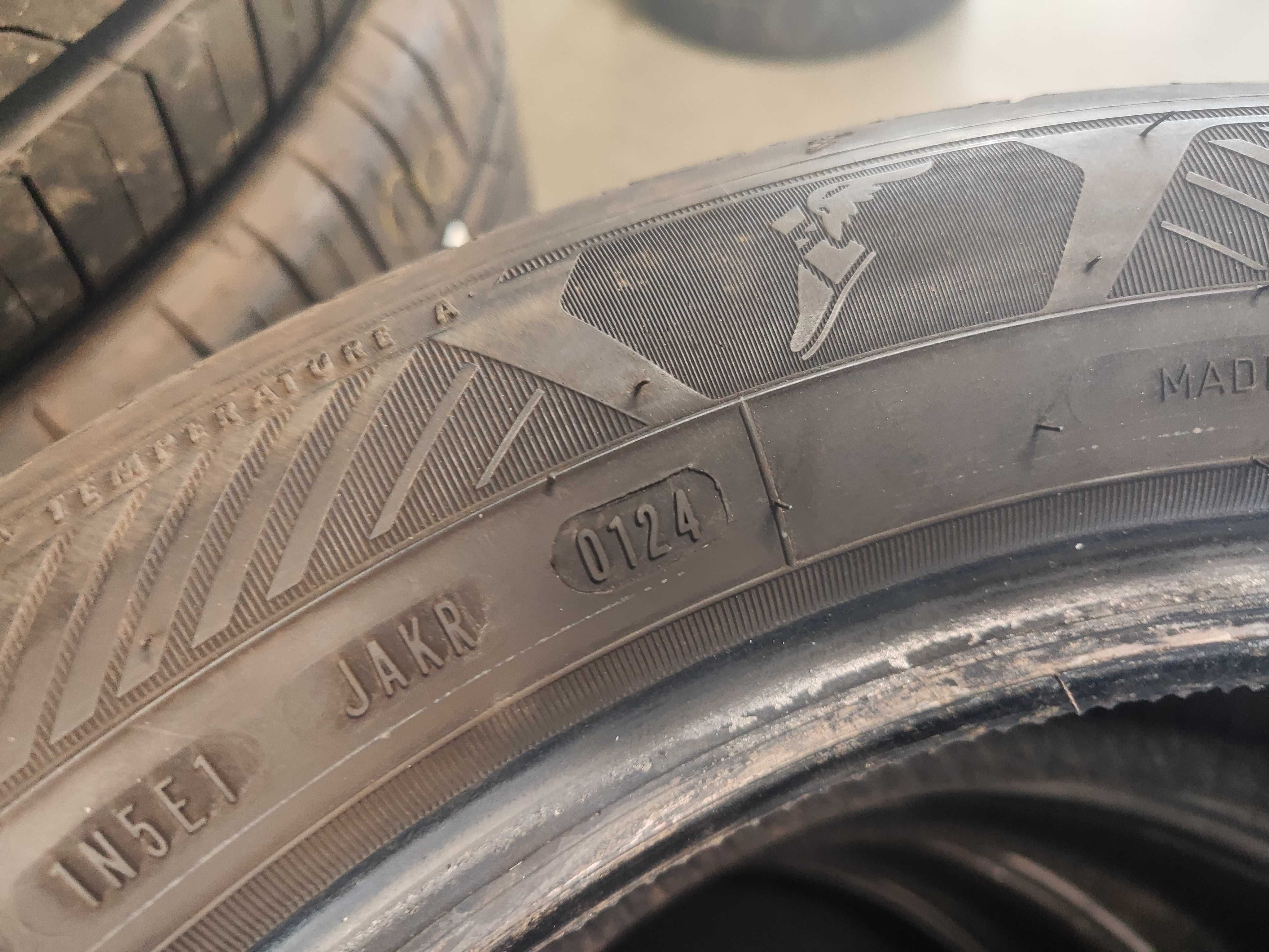 2бр.летни гуми 205/55/17 Goodyear