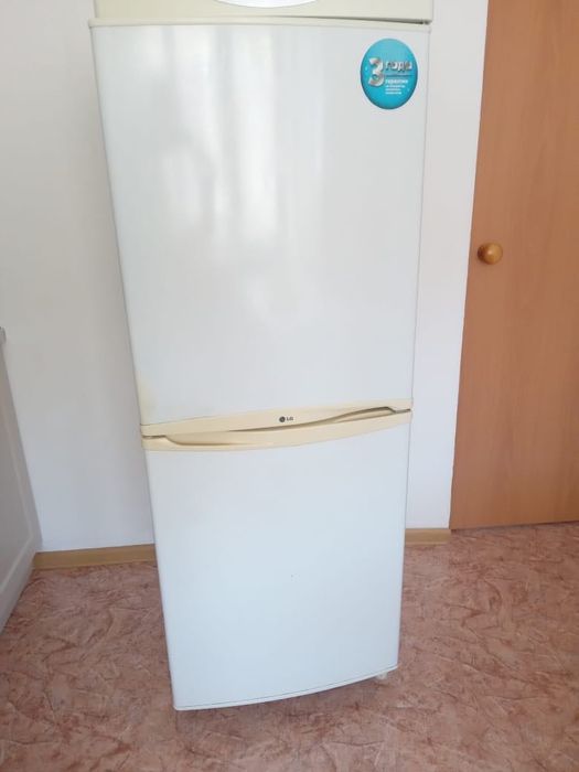 Продам Холодильник LG