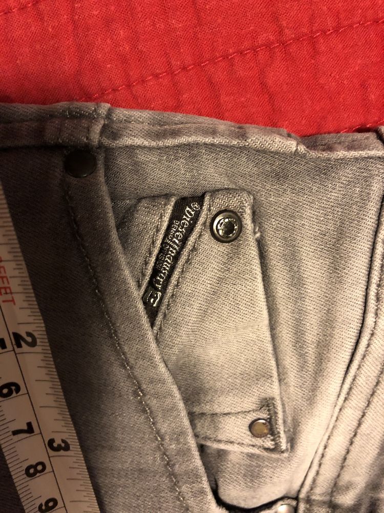 Jeans Diesel 10 ani noi