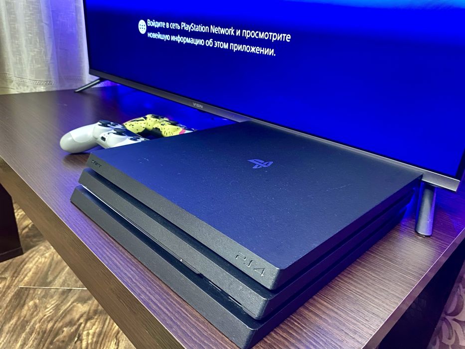 Продам Playstation 4 PRO 1TB