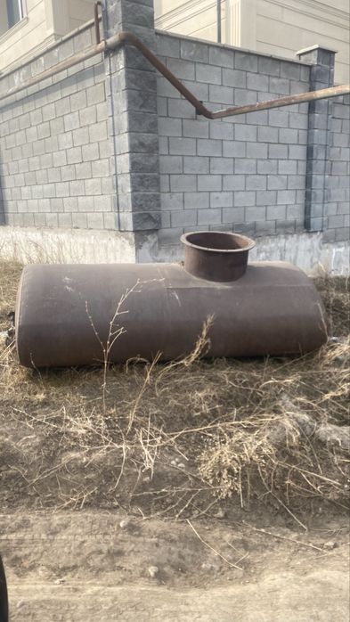 Продам две металические емкости