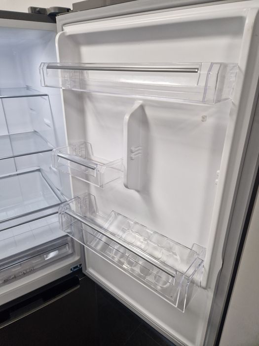 Хладилник с фризер Exclusive A++ No Frost