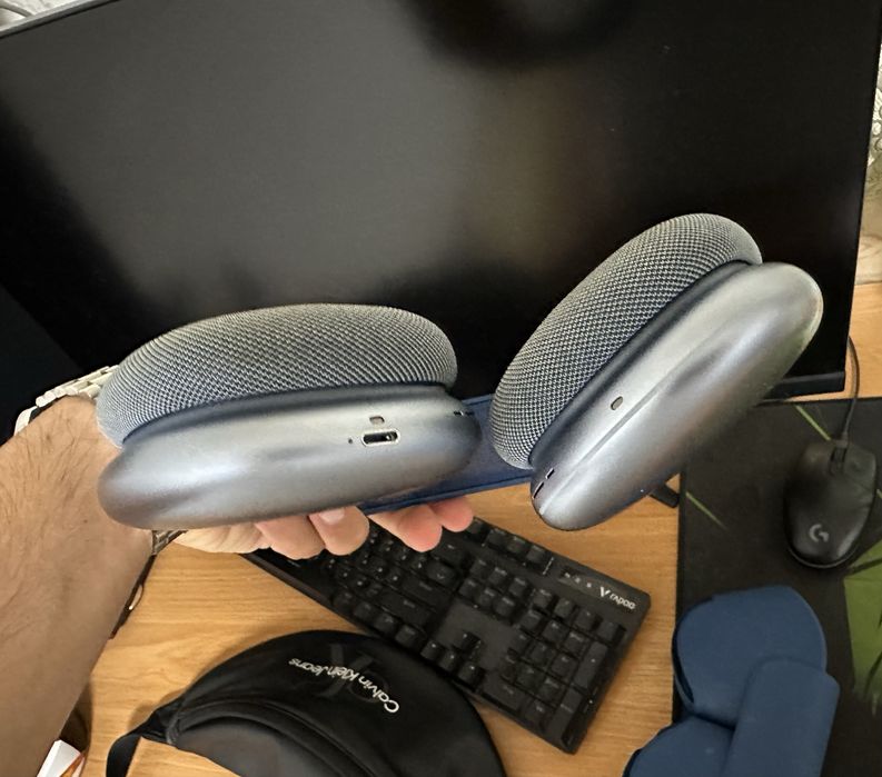 Airpods max blue