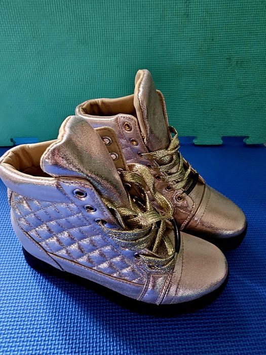 Sneakersi auriu marimea 38