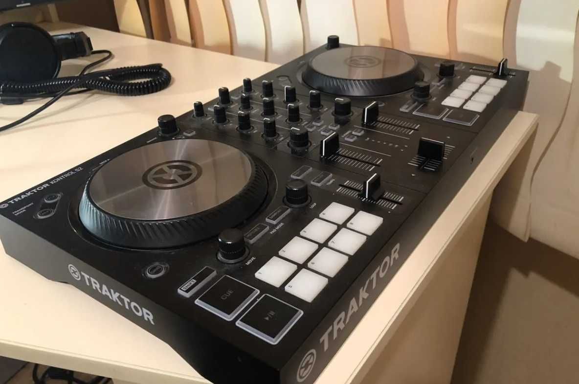 Traktor kontrol s2 mk3