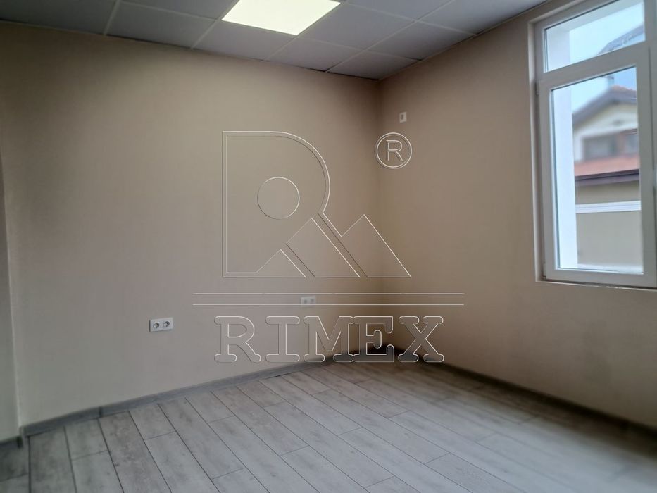 Офис в Пловдив-Център площ 30 цена 500