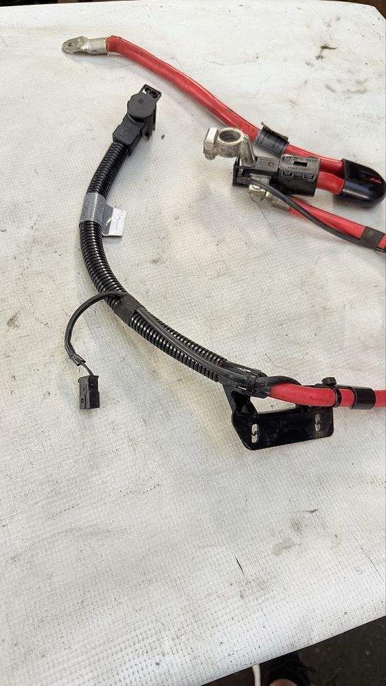Positive Cable and Battery Terminal за БМВ Е60/61