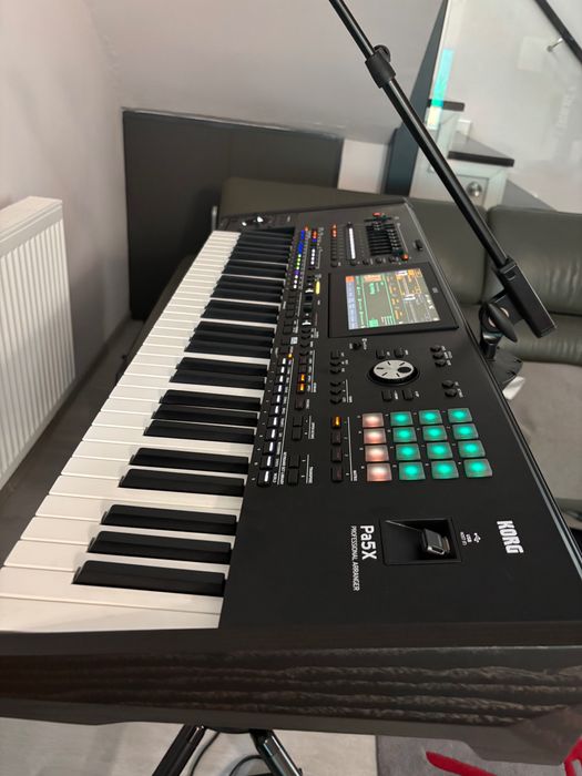 Korg pa5x. 61keys
