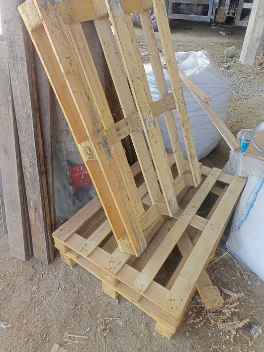 Продам поддоны в хорошем состоянии