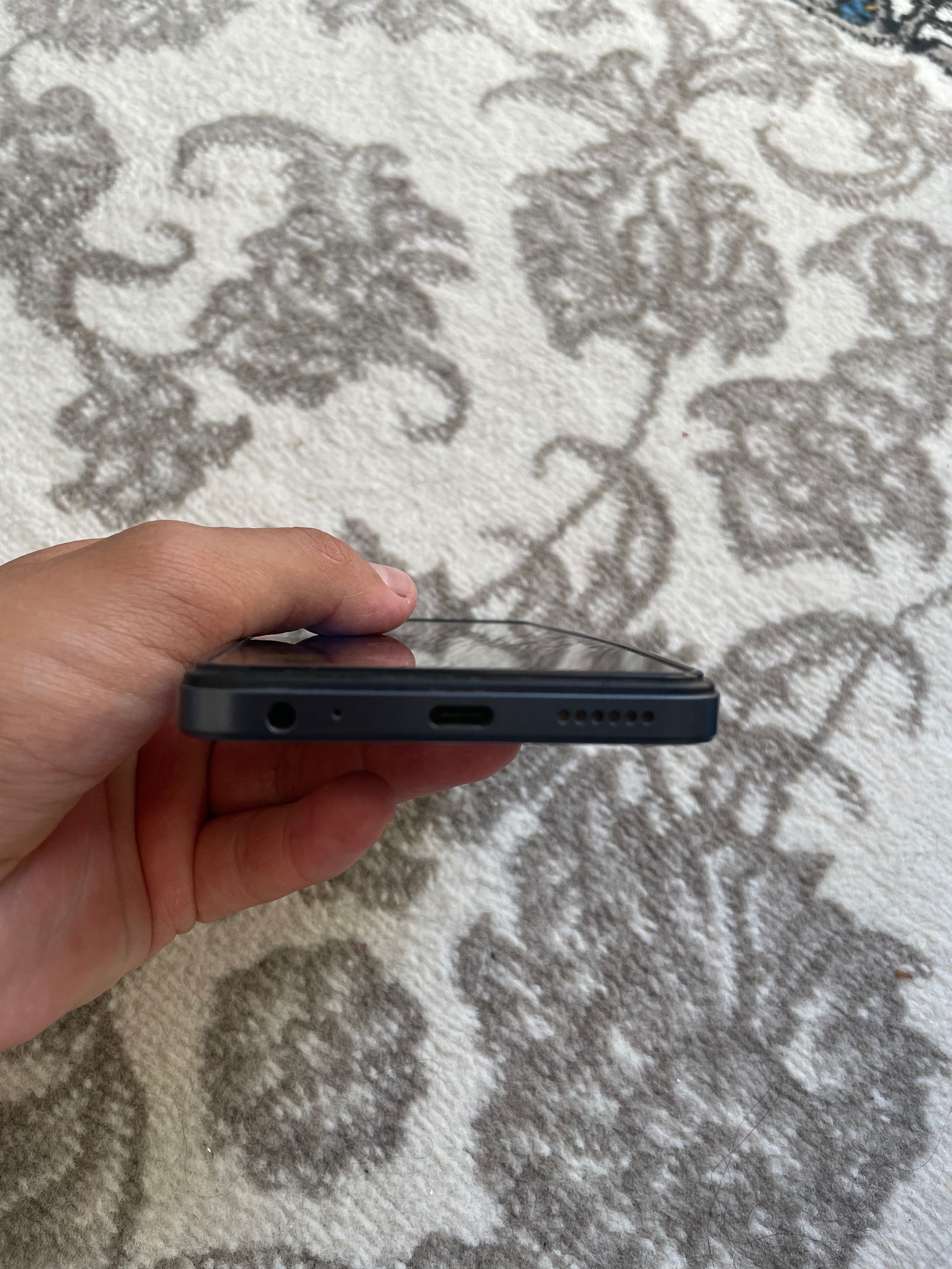 Tecno Spark. 20c