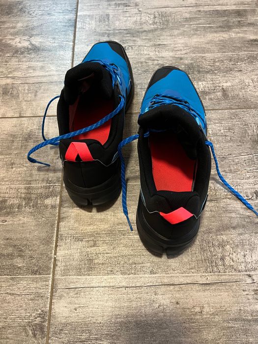 Маратонки ADIDAS TEREX неразличими  от нови