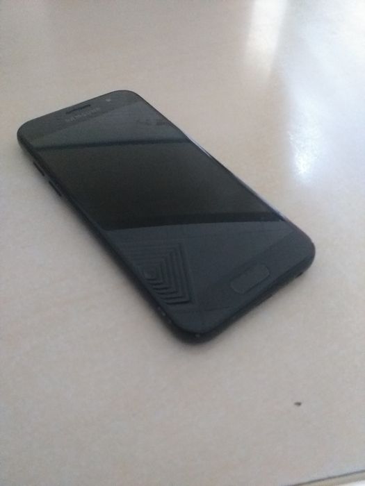 Telefon smartphone prezentabil.