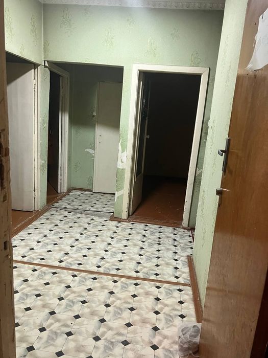 Uy sotiladi Zangiota myasokombinatda 3 xonali 78 k