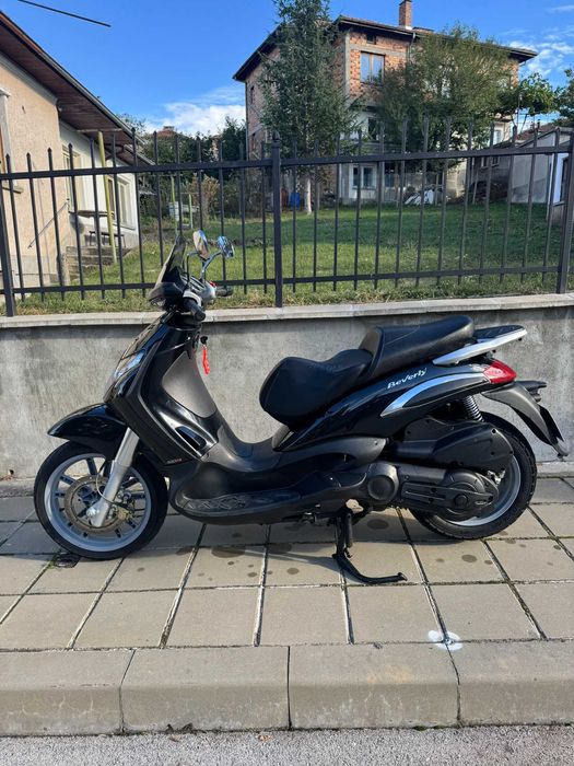 Скутер Piaggio Beverli 400ie Tourer