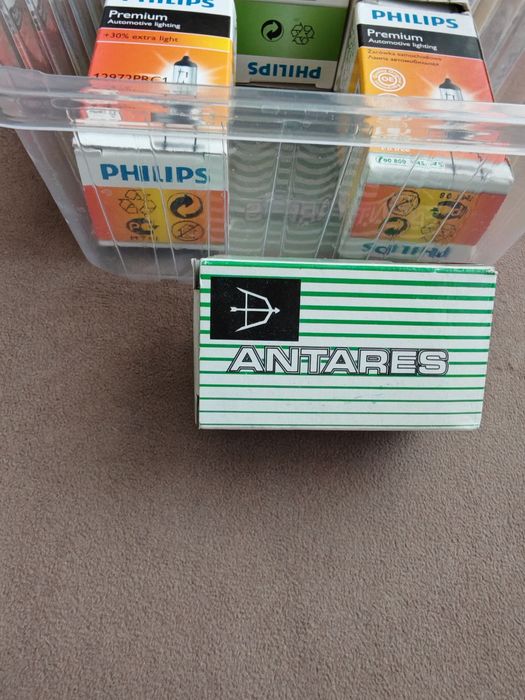 Здравейте продавам автомобилни крушки H7 на Philips premium и longer l