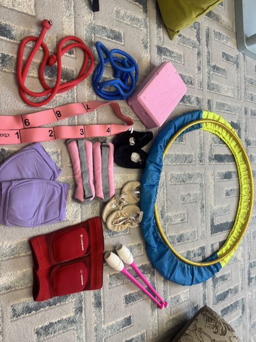 Художественная гимнастика, обруч, грузы, скакалка, мяч, булавы