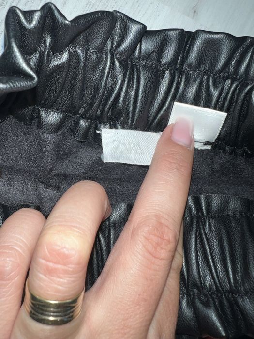 Pantaloni imitatie piele Zara 104 fetite