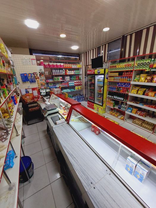 Tayyor oziq ovqat sotiladi