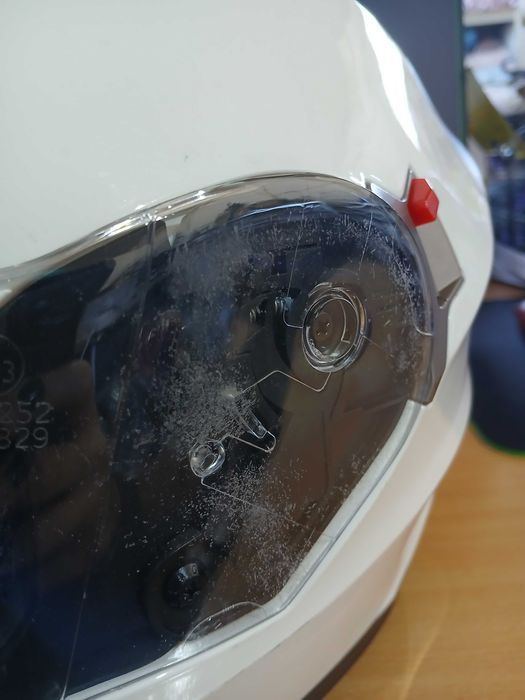 Casca moto YEMA YM-829, marimea M, alba, vizor cu zgarieturi