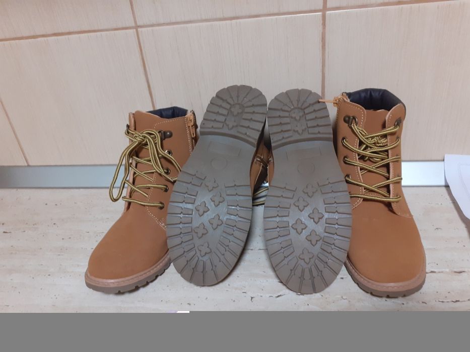 Ghete de piele mărimea 36/37