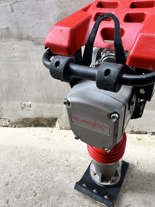 Swepac T58 motor Honda GXR120 mai compactor ca nou nu wacker neuson