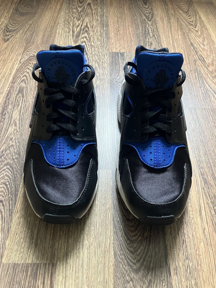 Vând Nike Huarache mărime 42.5