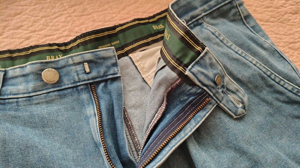 Pantaloni scurti blugi Brax marime XL