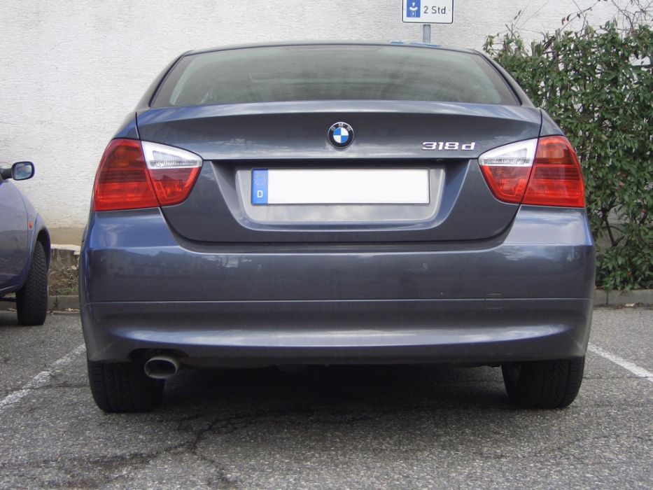 Dezmembrez bmw seria 3 318 d 204D4